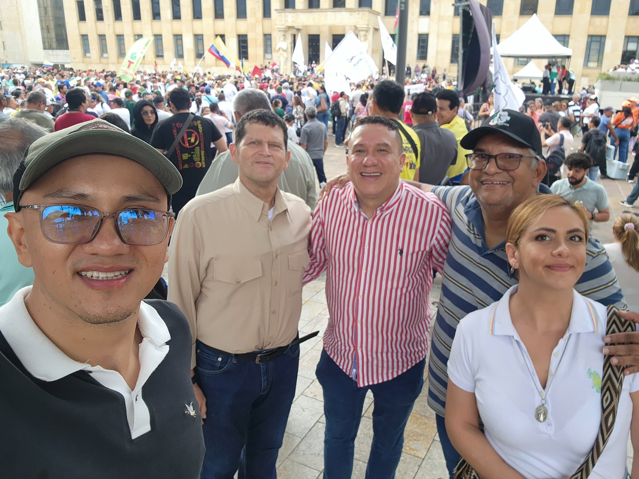 Nelson Larrota en marcha nacional por el salario mínimo